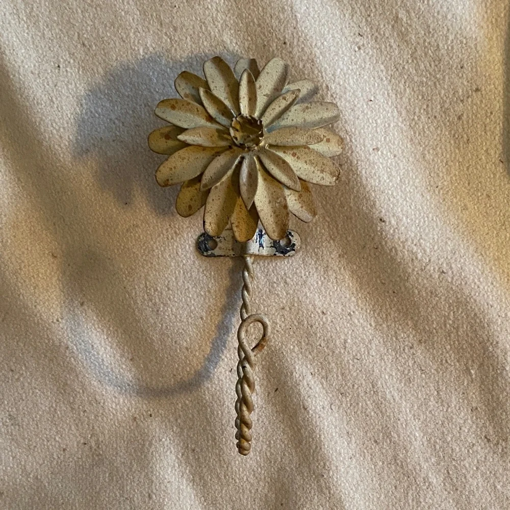 Metal Flower Wall Hook Good condition